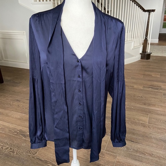 Ann Taylor Silk Pussy Bow Shirt - Picture 2 of 6